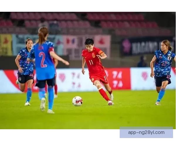 以太糙？23岁女足中锋错失四机会