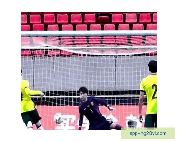 勺子点球上演神奇扑点庆祝